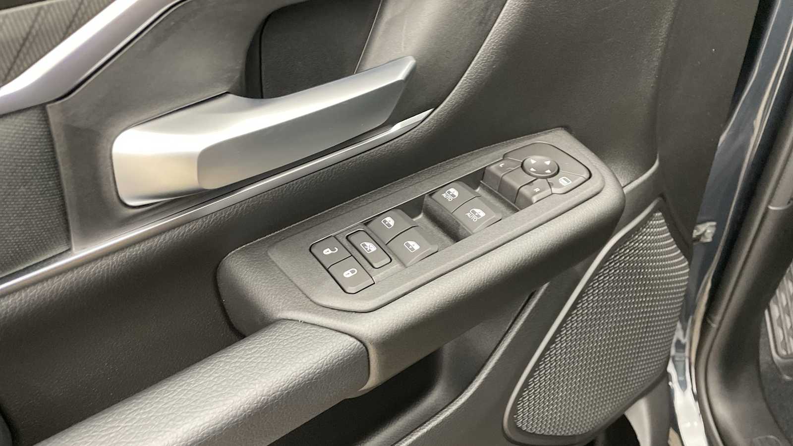 Thumbnail: 2026 RAM 1500 - 7