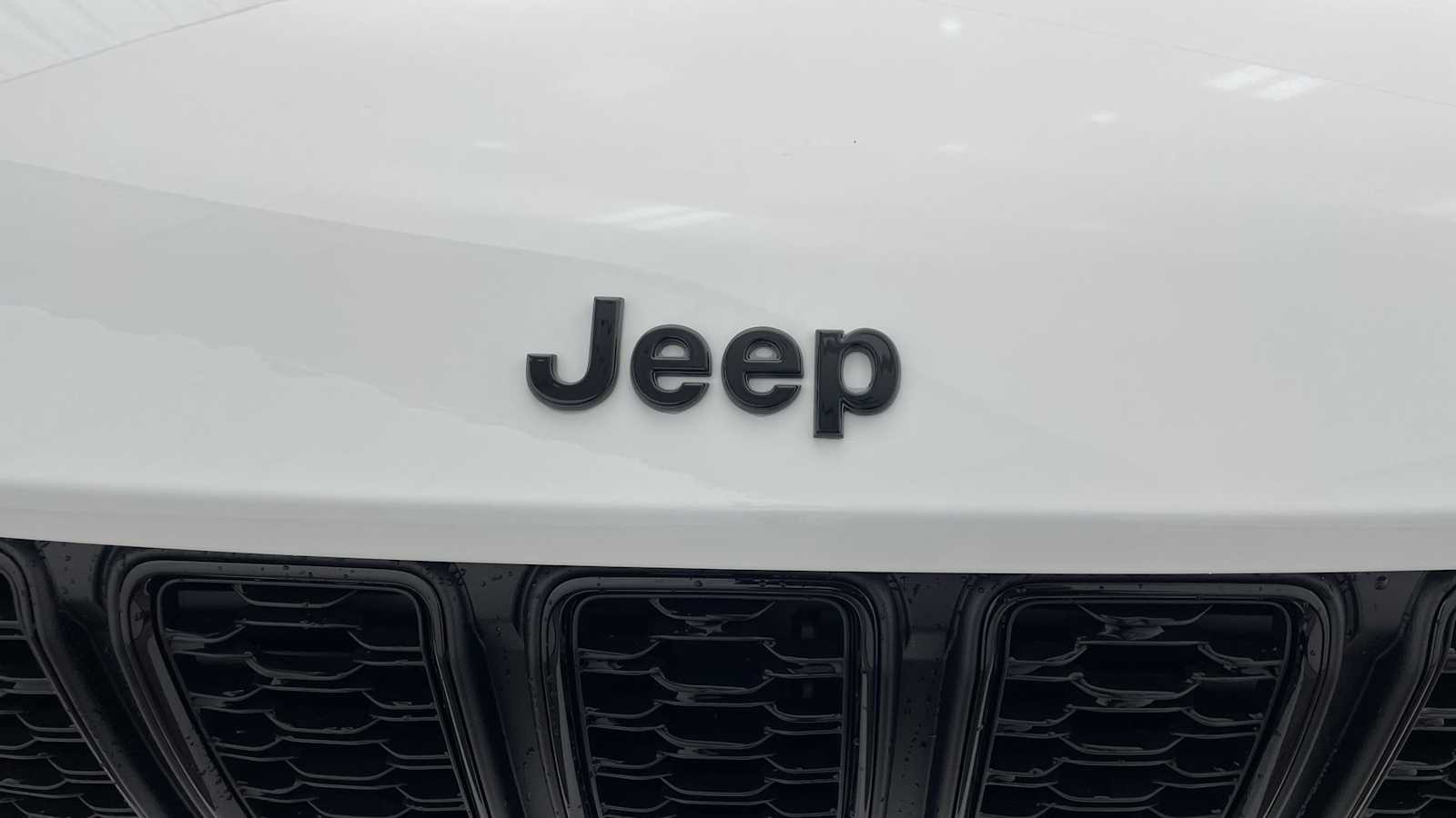 Thumbnail: 2025 Jeep Grand Cherokee - 43