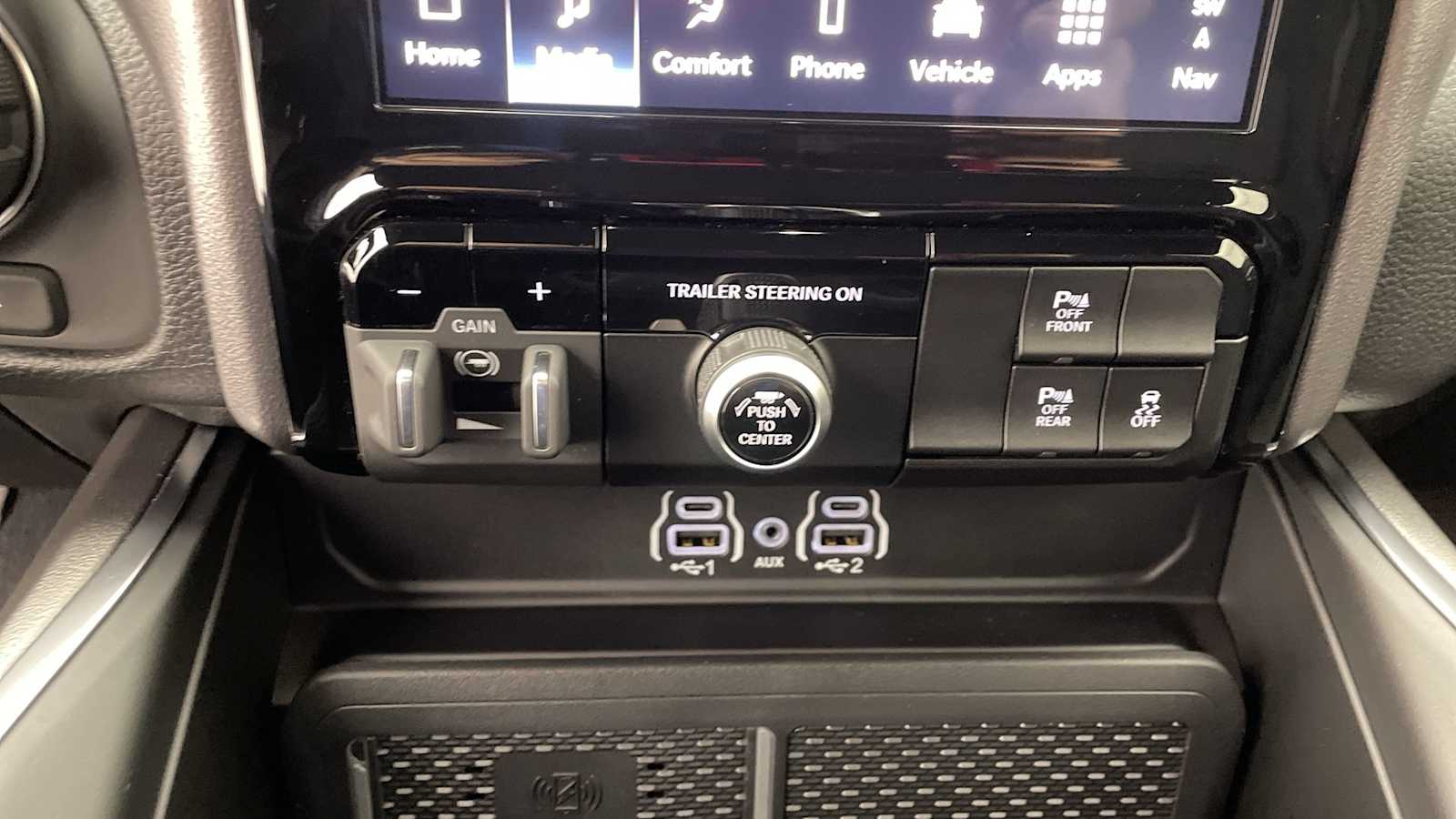 Thumbnail: 2026 RAM 1500 - 25