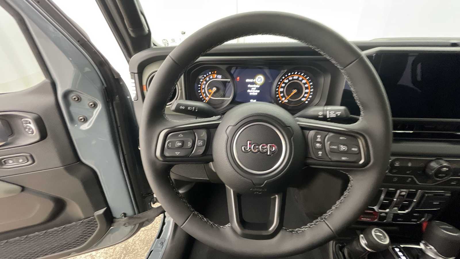 Thumbnail: 2025 Jeep Gladiator - 12