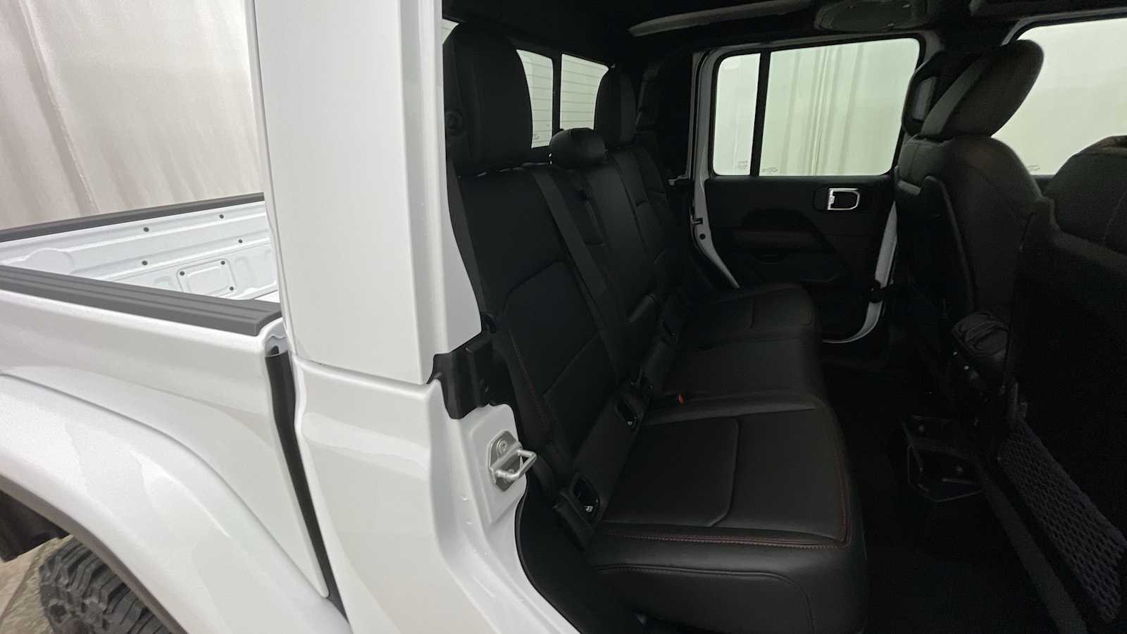 Thumbnail: 2026 Jeep Gladiator - 11