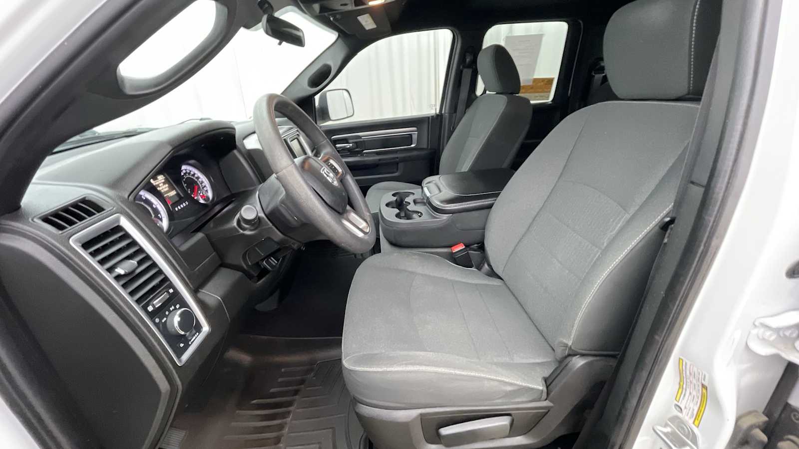 Thumbnail: 2022 RAM 1500 Classic - 5