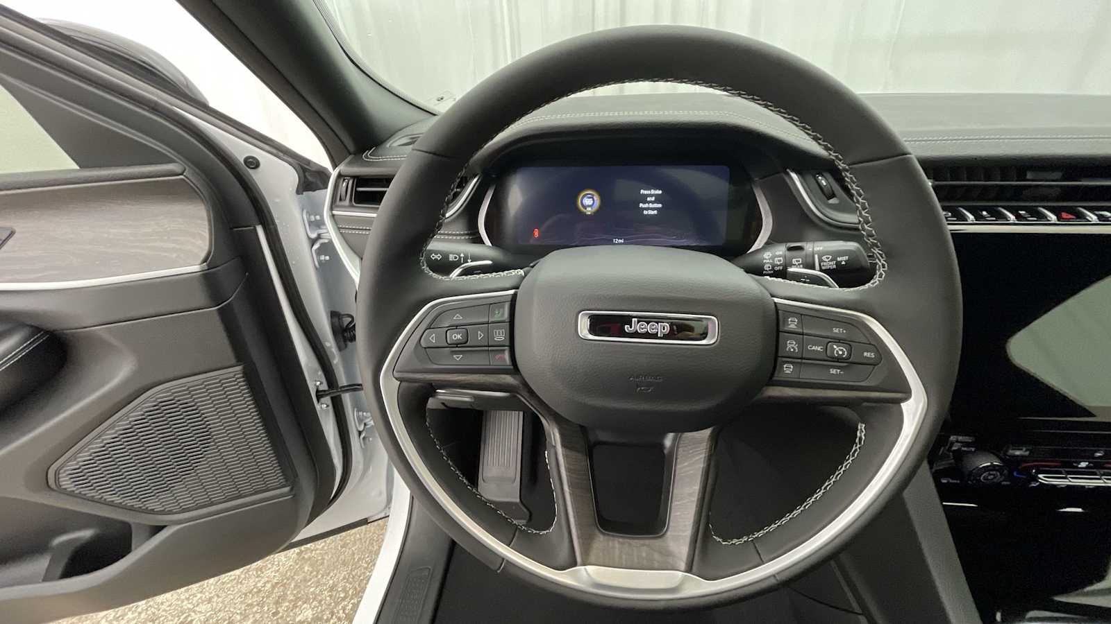 Thumbnail: 2025 Jeep Grand Cherokee - 15