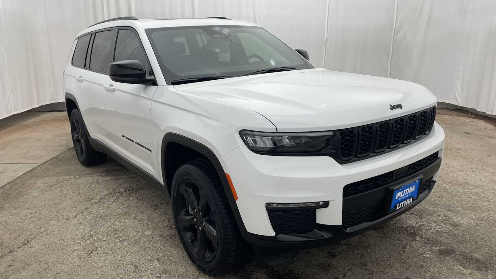 Thumbnail: 2025 Jeep Grand Cherokee - 40