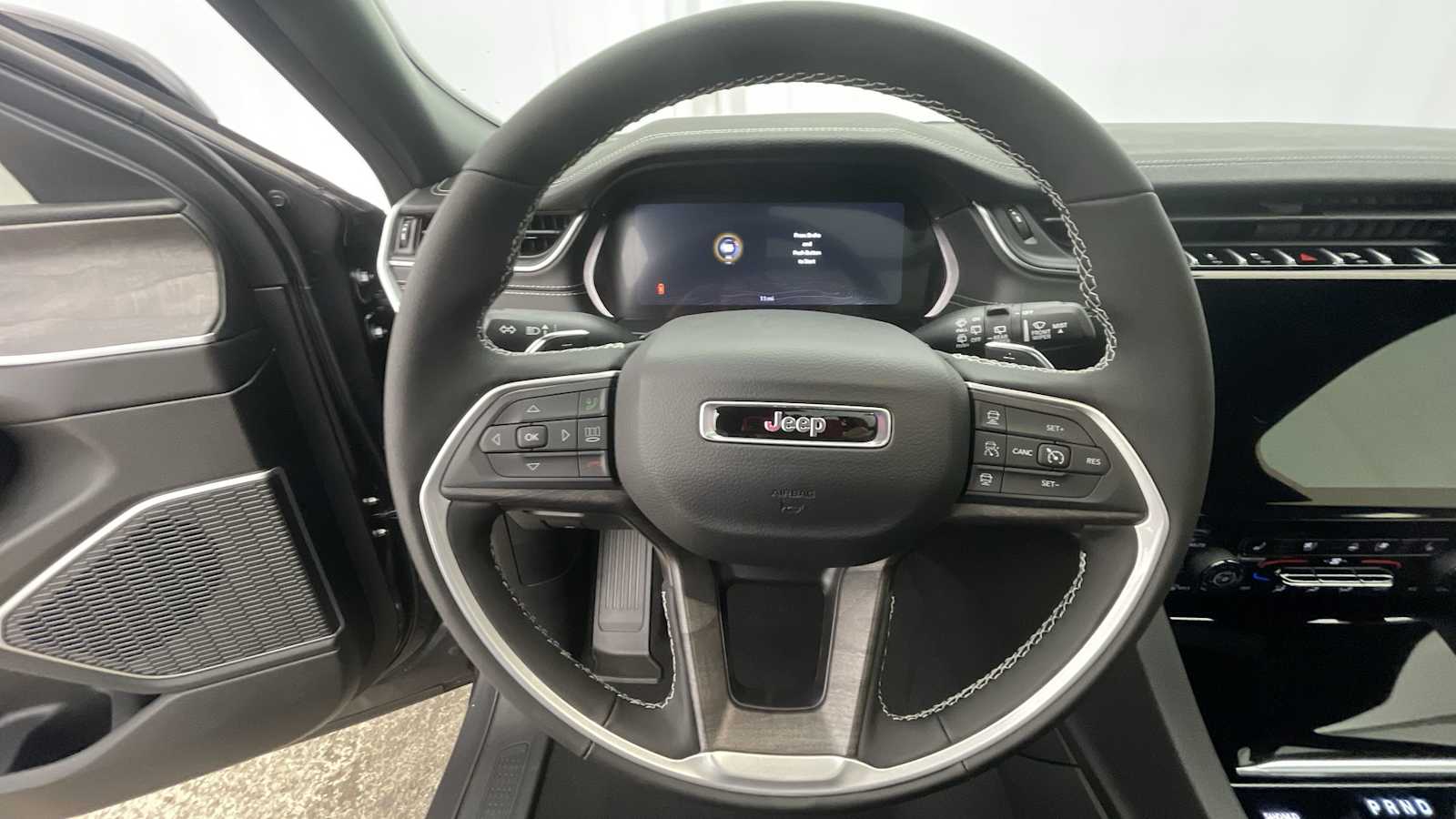 Thumbnail: 2025 Jeep Grand Cherokee - 15