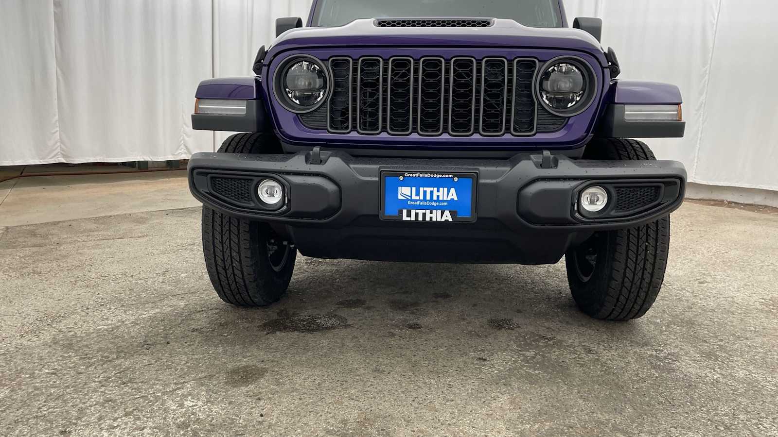 Thumbnail: 2026 Jeep Gladiator - 37