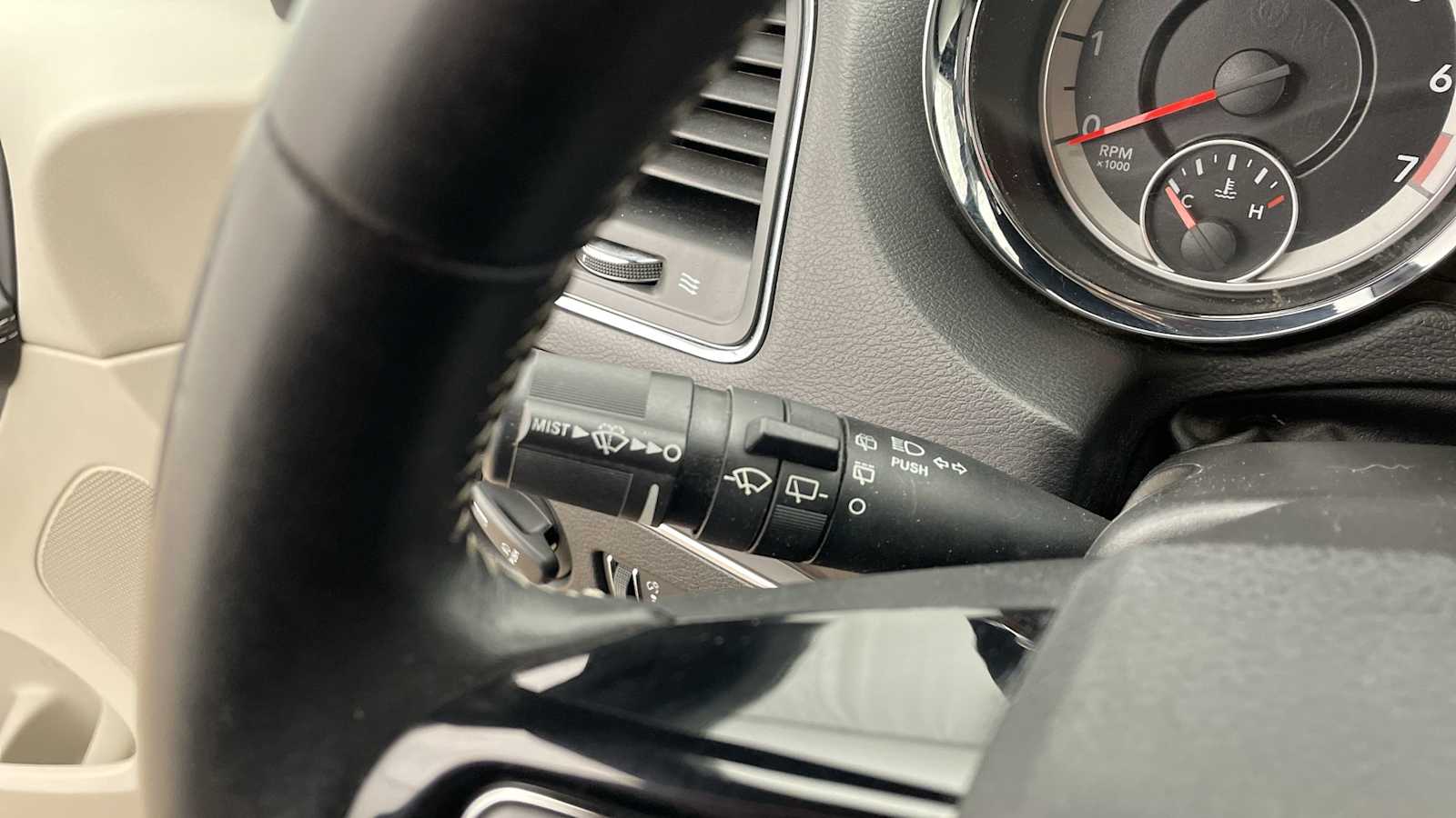 Thumbnail: 2019 Dodge Grand Caravan - 15