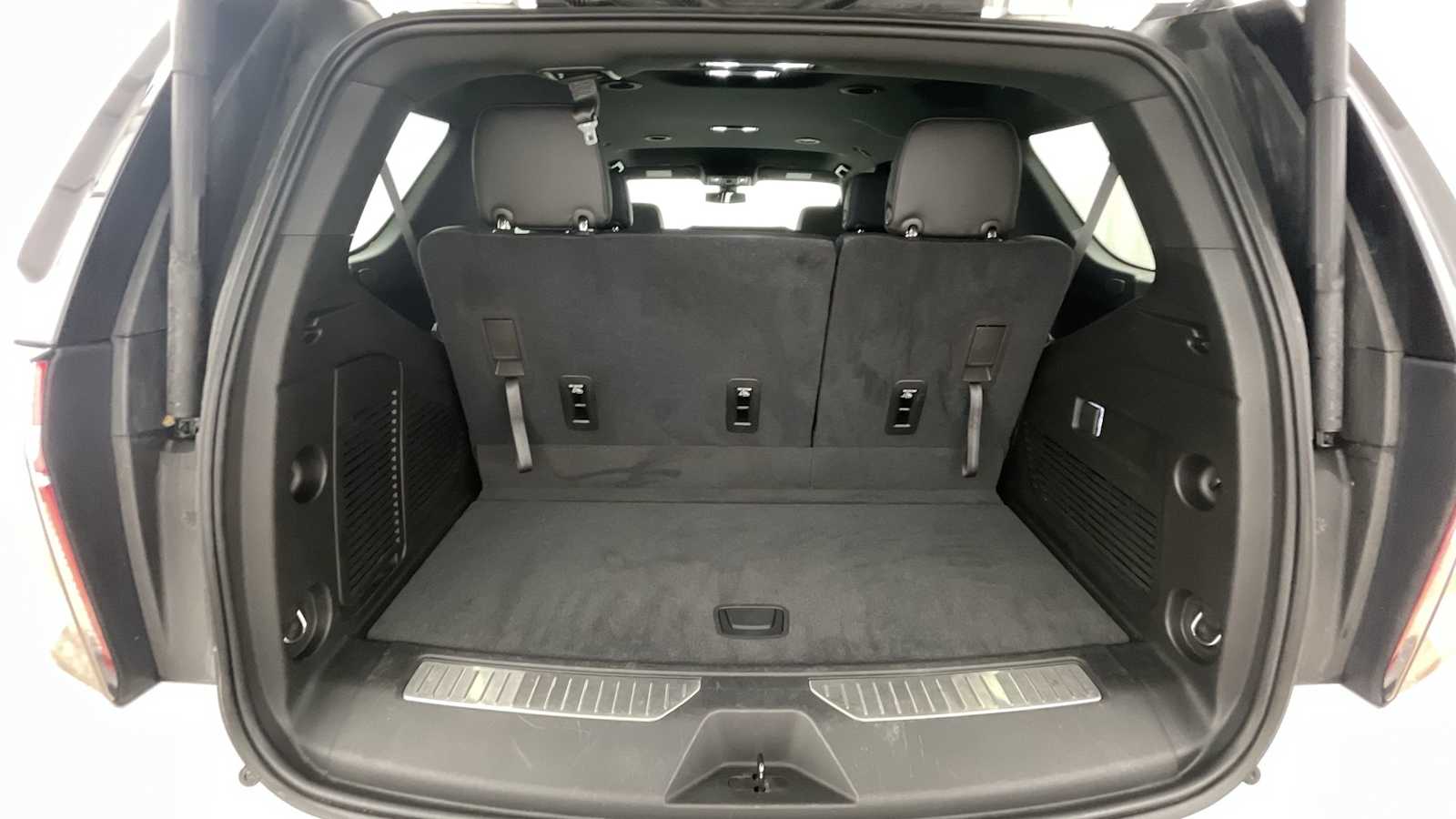 Thumbnail: 2021 Chevrolet Tahoe - 30