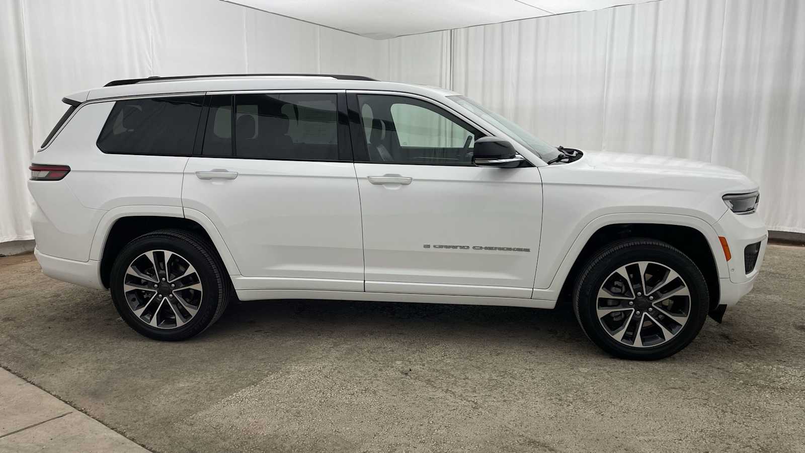 Thumbnail: 2023 Jeep Grand Cherokee - 39