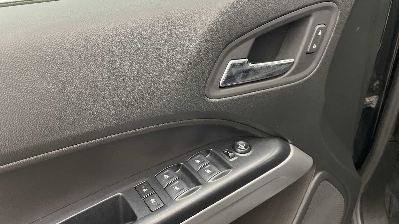 Thumbnail: 2021 Chevrolet Colorado - 7