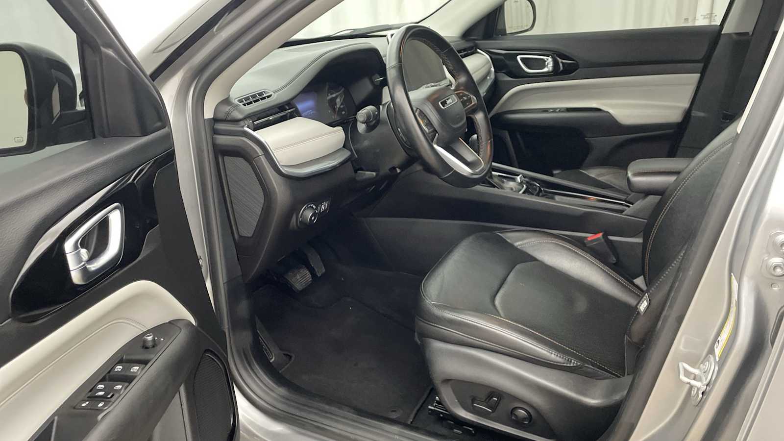 Thumbnail: 2022 Jeep Compass - 2