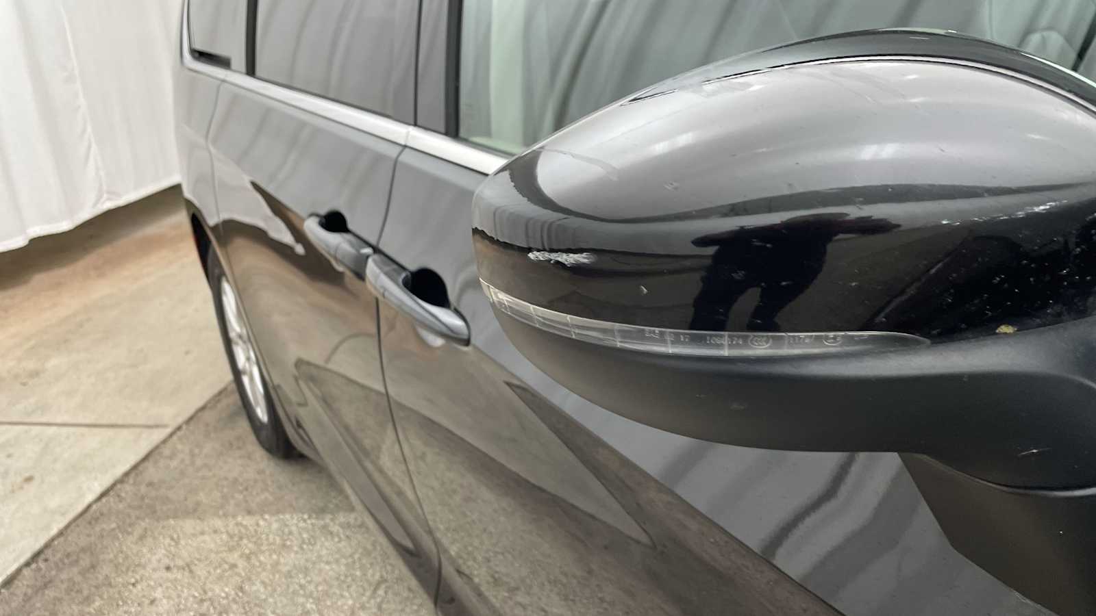 Thumbnail: 2023 Chrysler Pacifica - 42