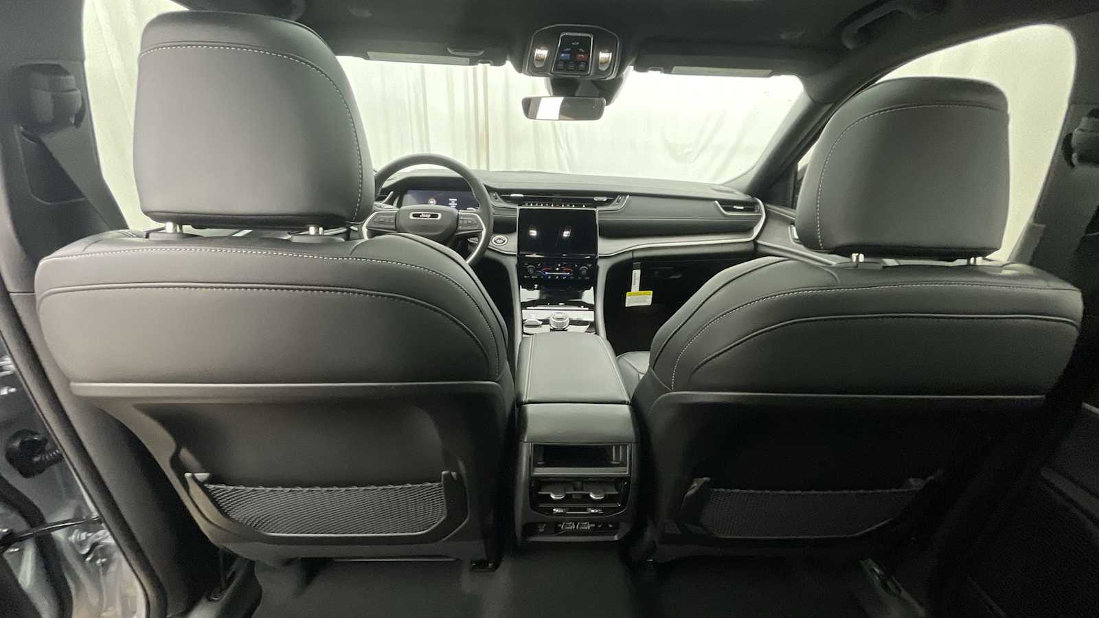 Thumbnail: 2025 Jeep Grand Cherokee - 8