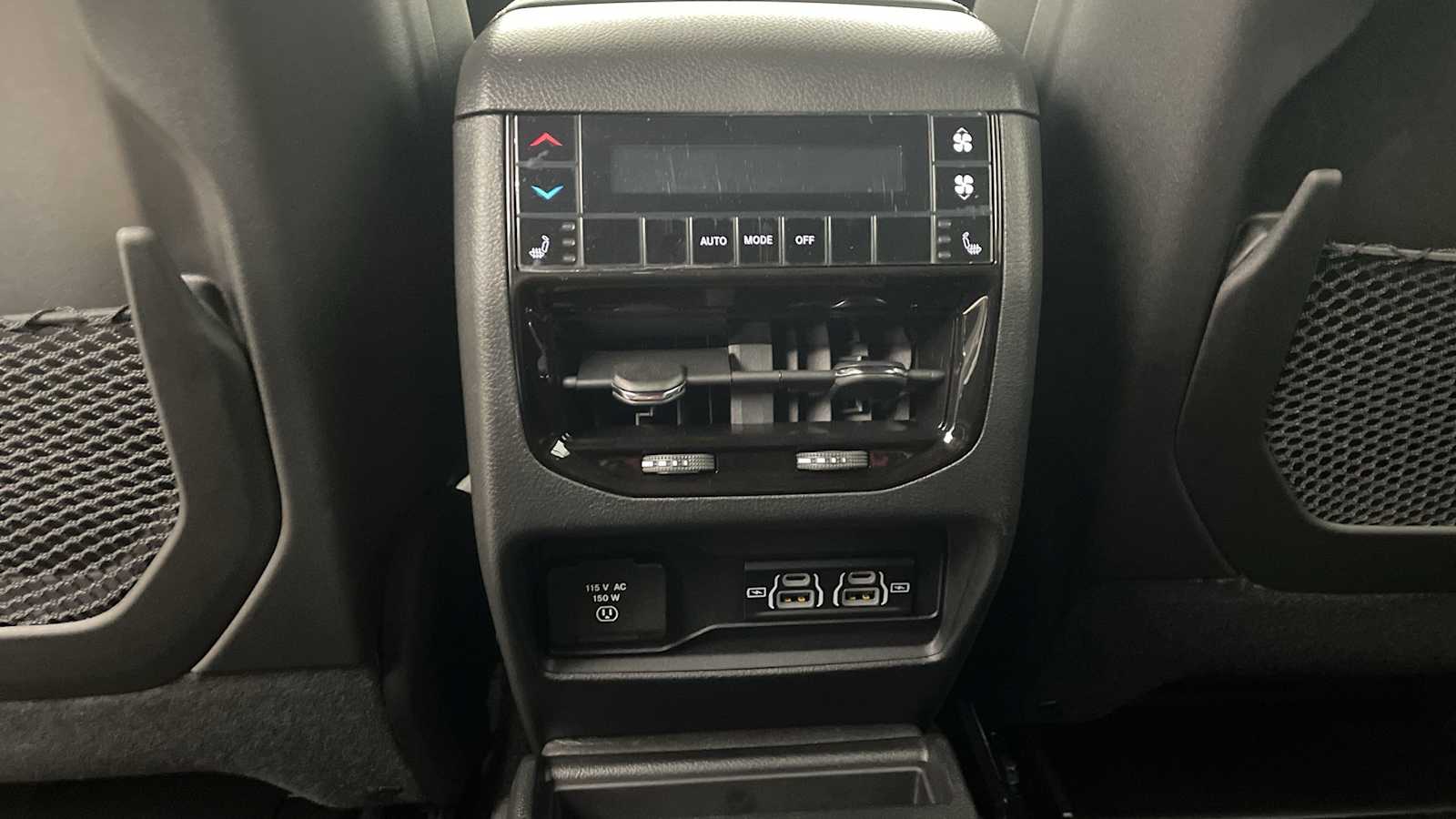 Thumbnail: 2025 Jeep Grand Cherokee - 28