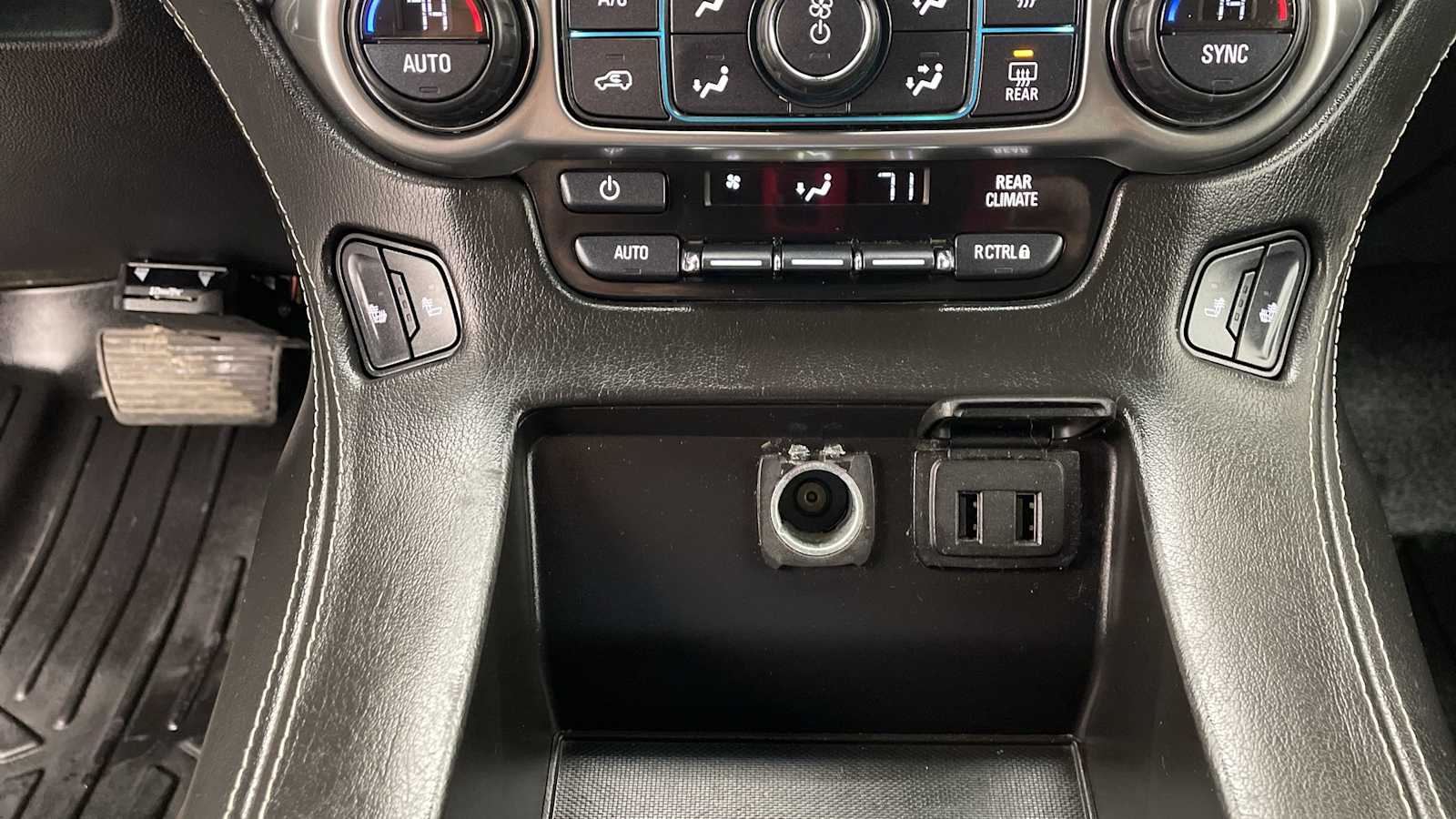 Thumbnail: 2016 Chevrolet Tahoe - 20