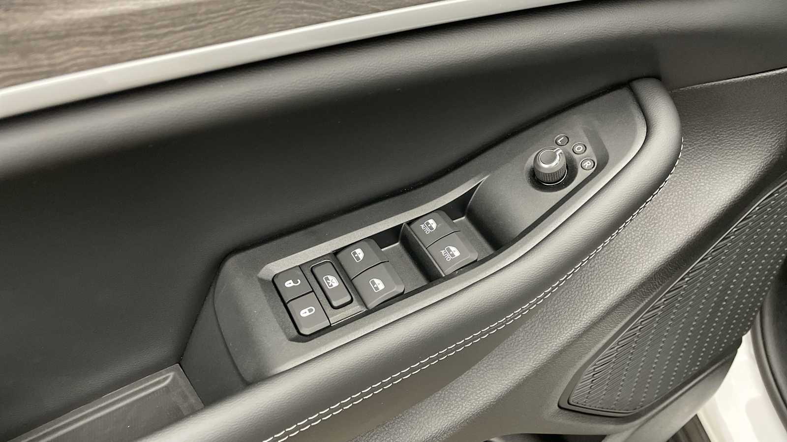 Thumbnail: 2026 Jeep Grand Cherokee - 7