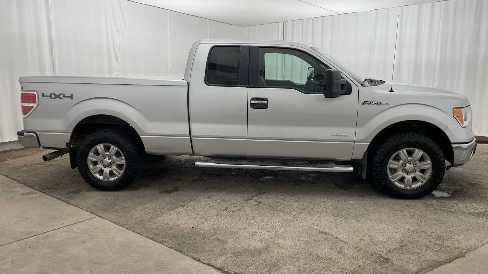 Thumbnail: 2011 Ford F-150 - 32