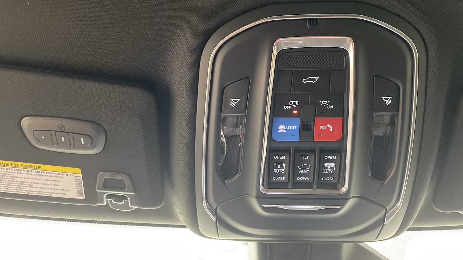 Thumbnail: 2025 Jeep Grand Cherokee - 25