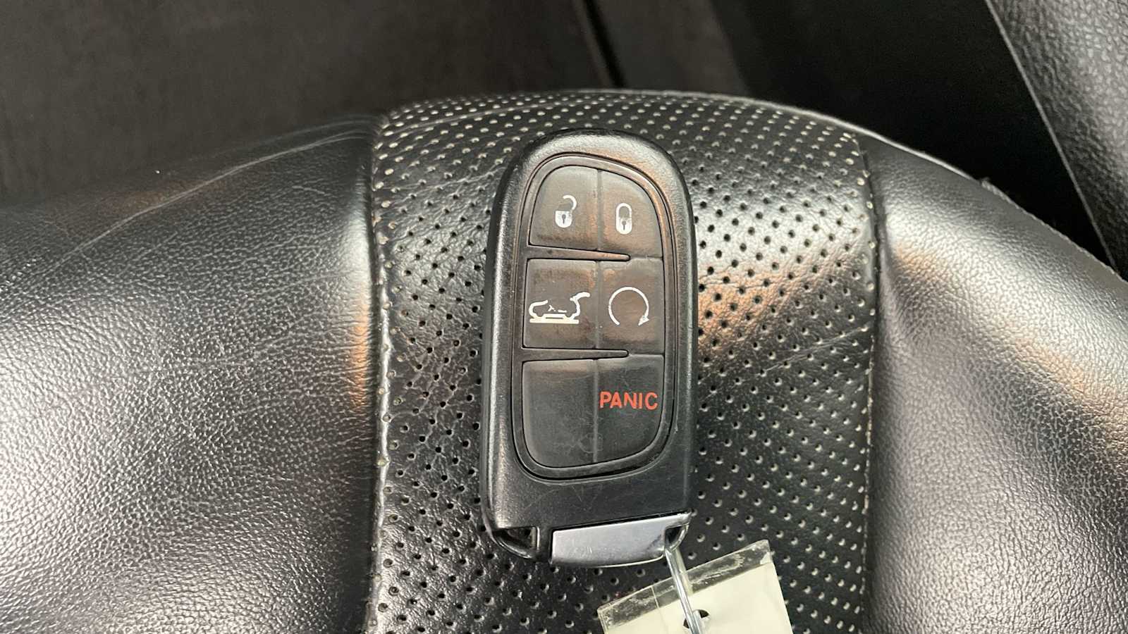 Thumbnail: 2019 Jeep Cherokee - 24