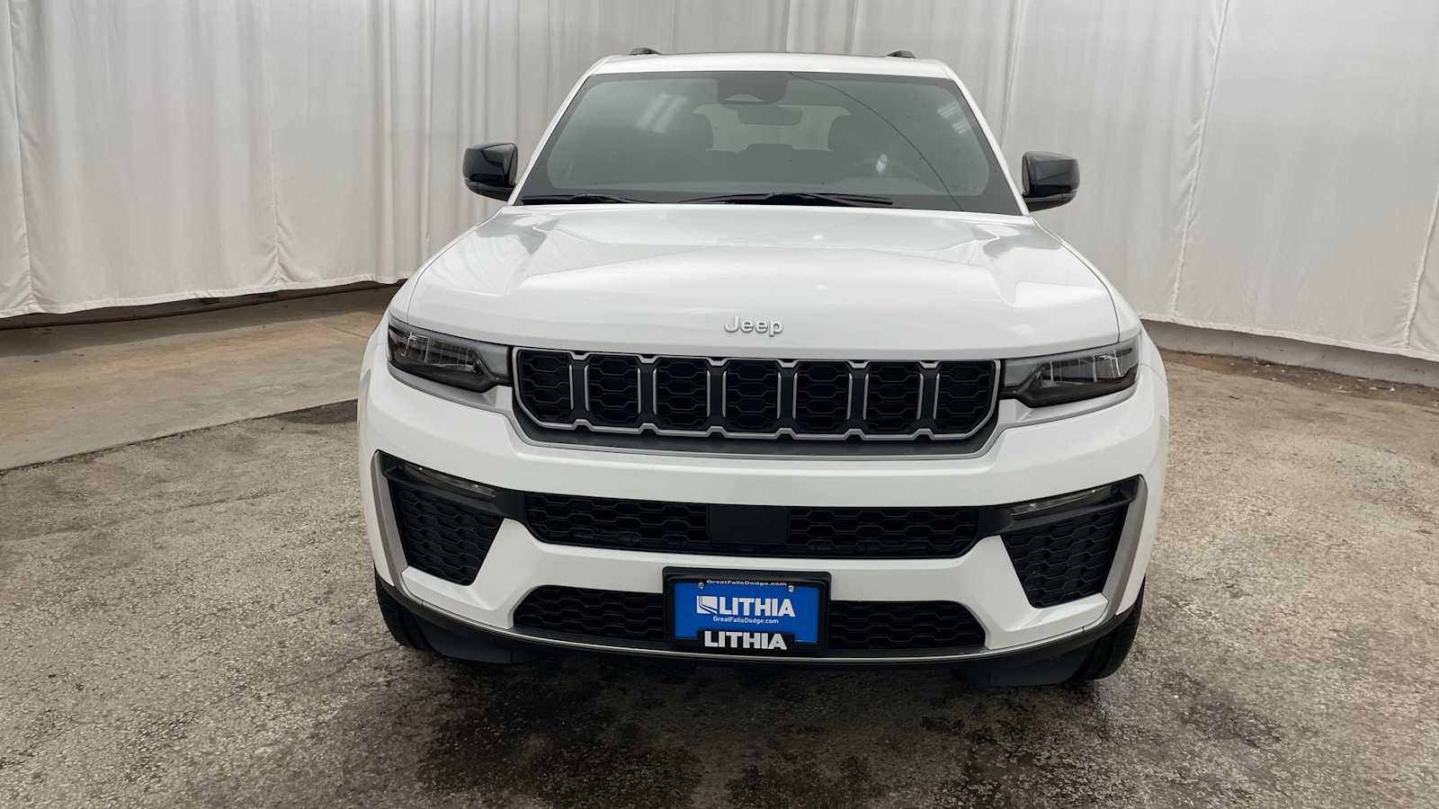 Thumbnail: 2026 Jeep Grand Cherokee - 39