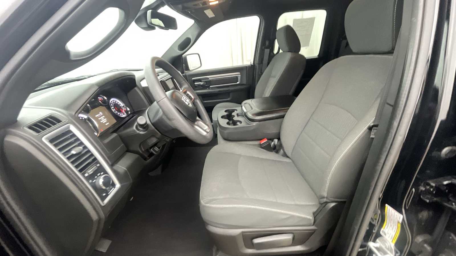 Thumbnail: 2024 RAM 1500 Classic - 6