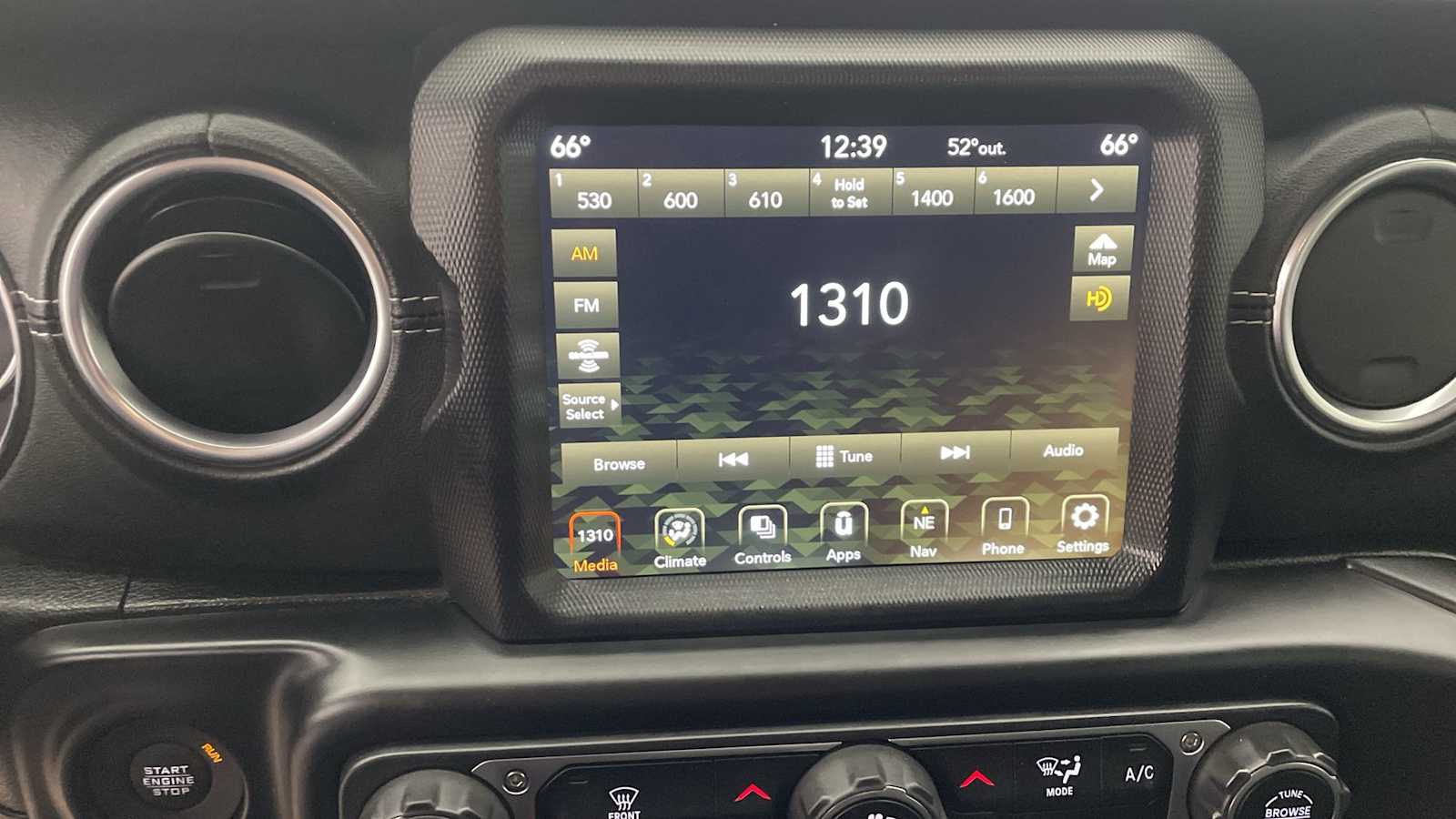 Thumbnail: 2020 Jeep Gladiator - 19