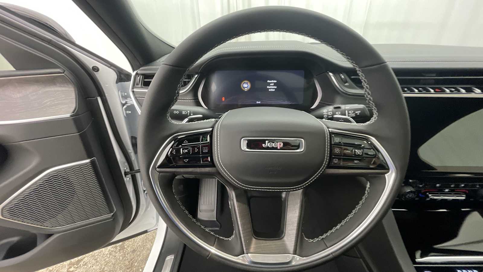 Thumbnail: 2025 Jeep Grand Cherokee - 15