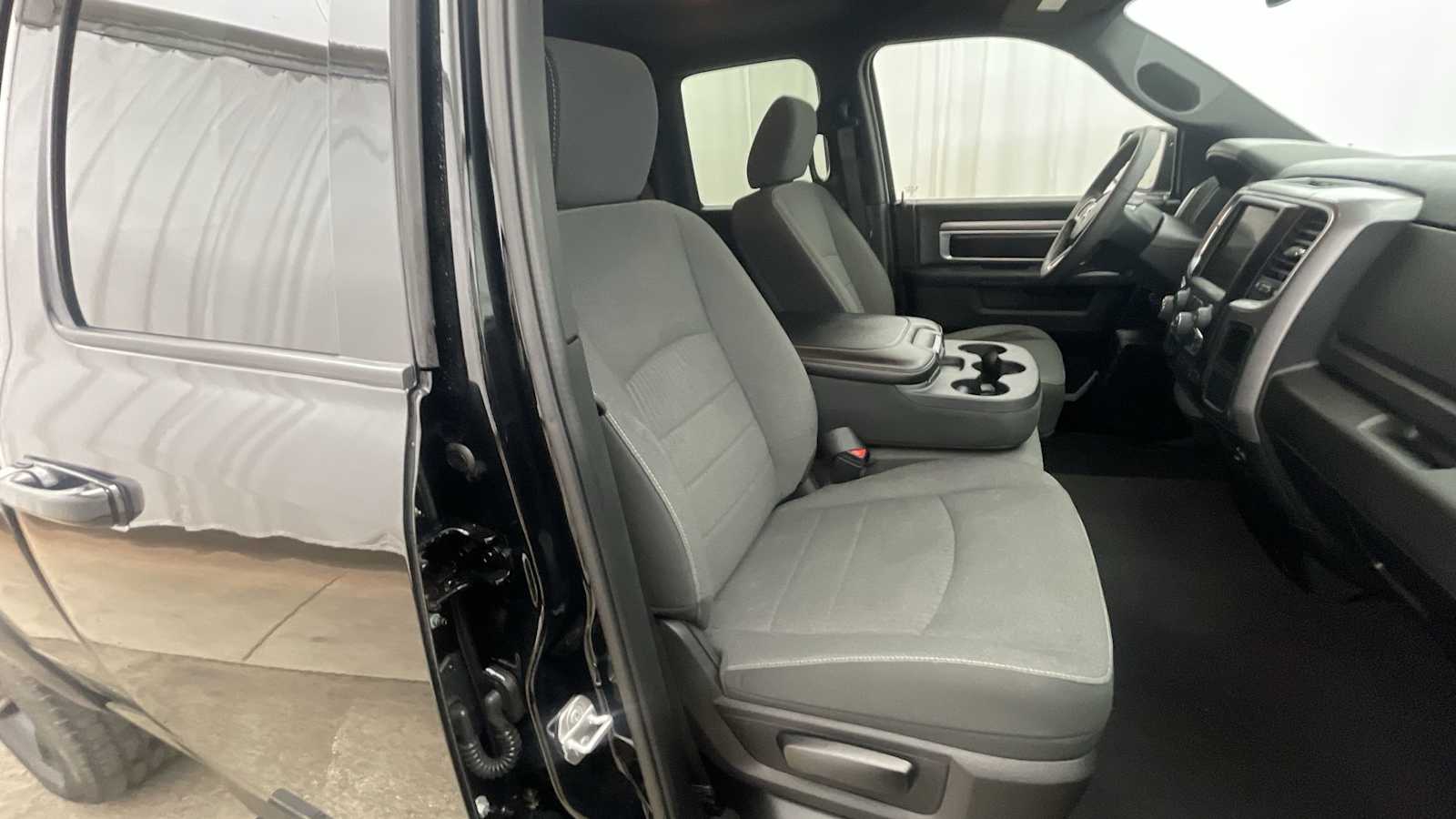 Thumbnail: 2024 RAM 1500 Classic - 11