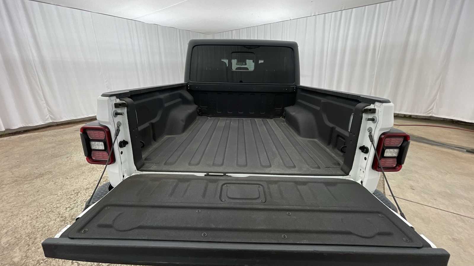 Thumbnail: 2023 Jeep Gladiator - 29