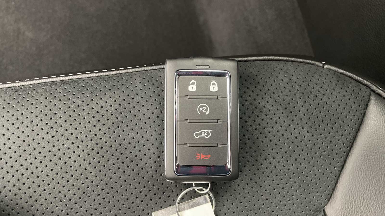 Thumbnail: 2025 Jeep Grand Cherokee - 22