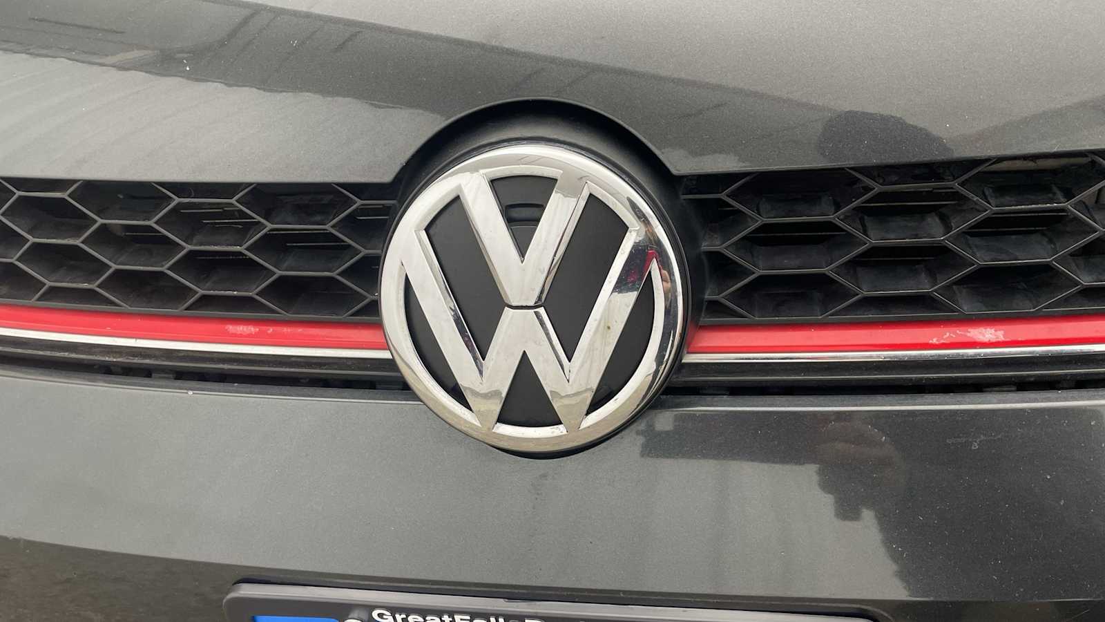 Thumbnail: 2015 Volkswagen Golf - 32