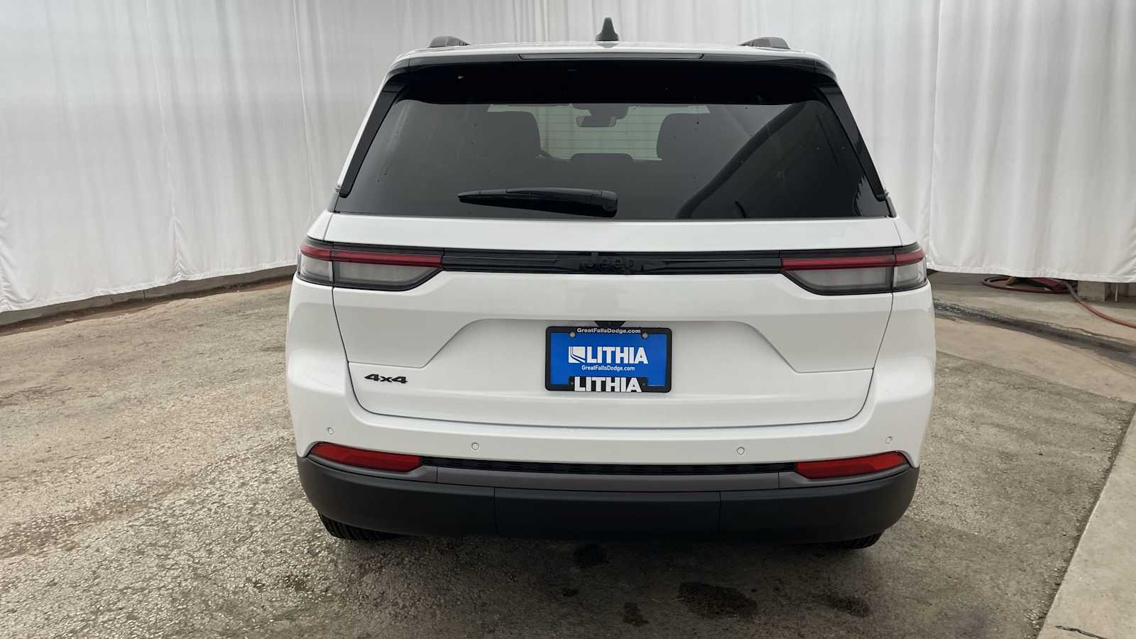 Thumbnail: 2026 Jeep Grand Cherokee - 34