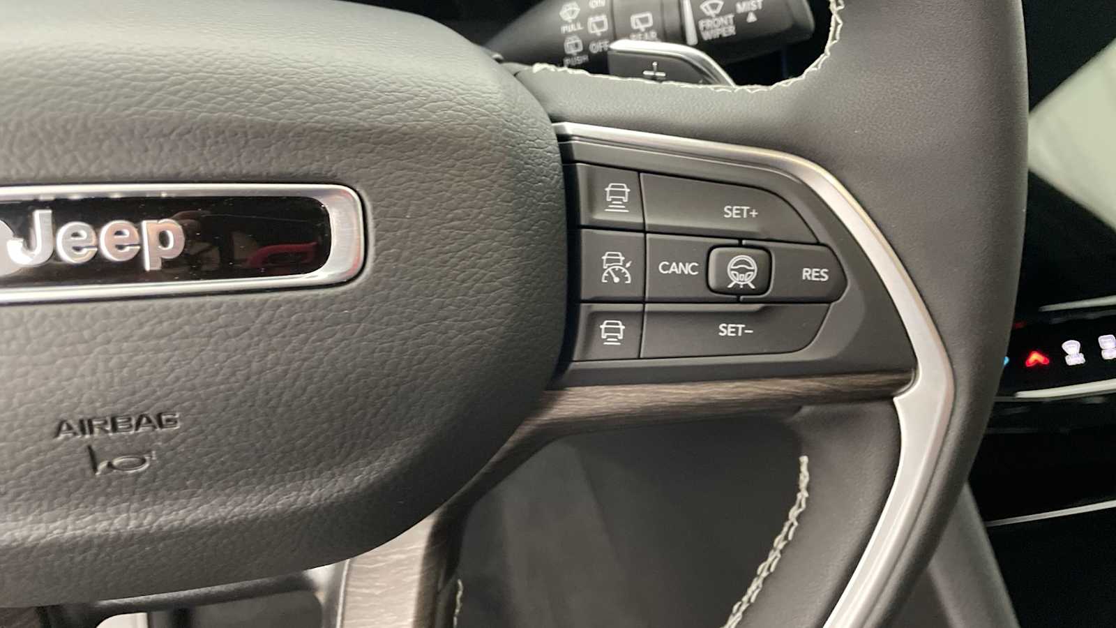 Thumbnail: 2026 Jeep Grand Cherokee - 15