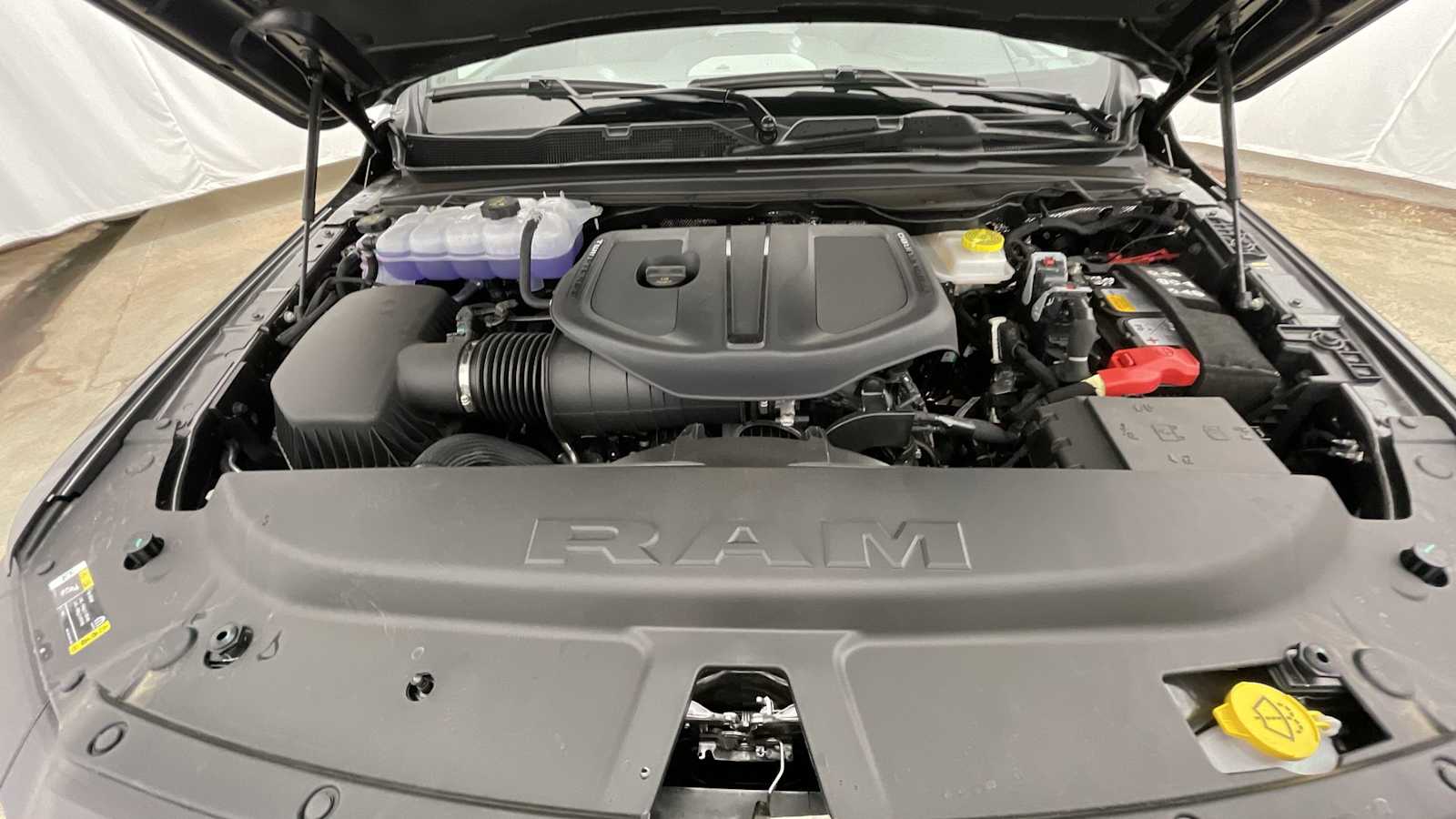 Thumbnail: 2025 RAM 1500 - 28