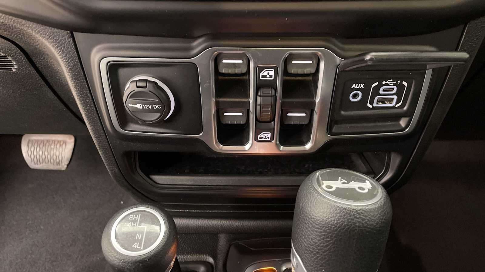 Thumbnail: 2020 Jeep Wrangler - 20