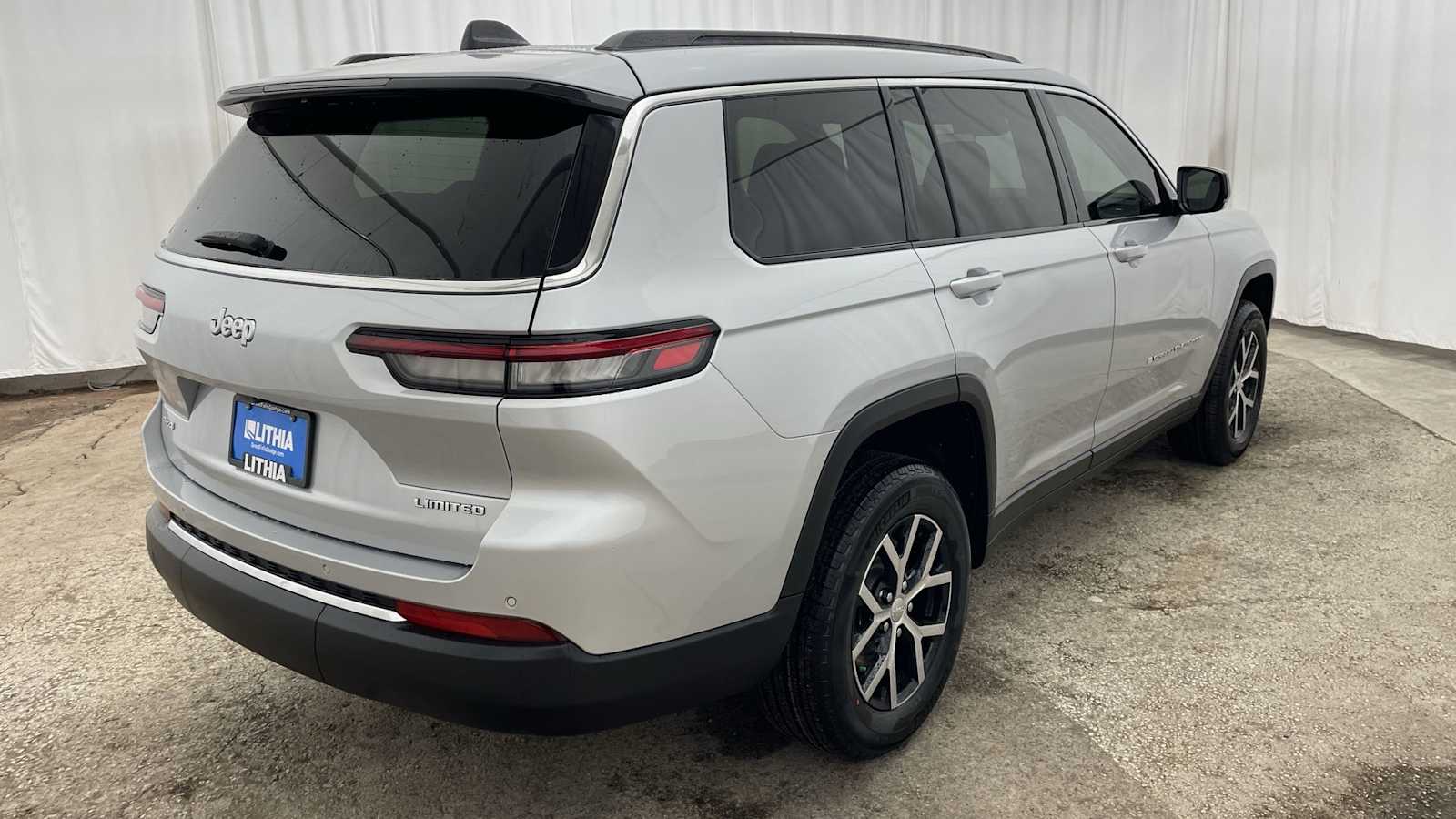 Thumbnail: 2025 Jeep Grand Cherokee - 37