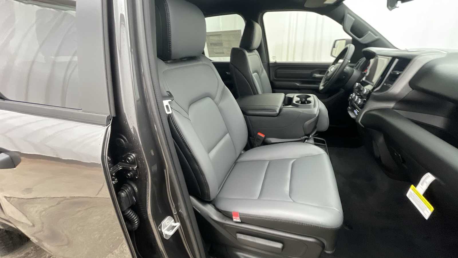 Thumbnail: 2025 RAM 1500 - 10