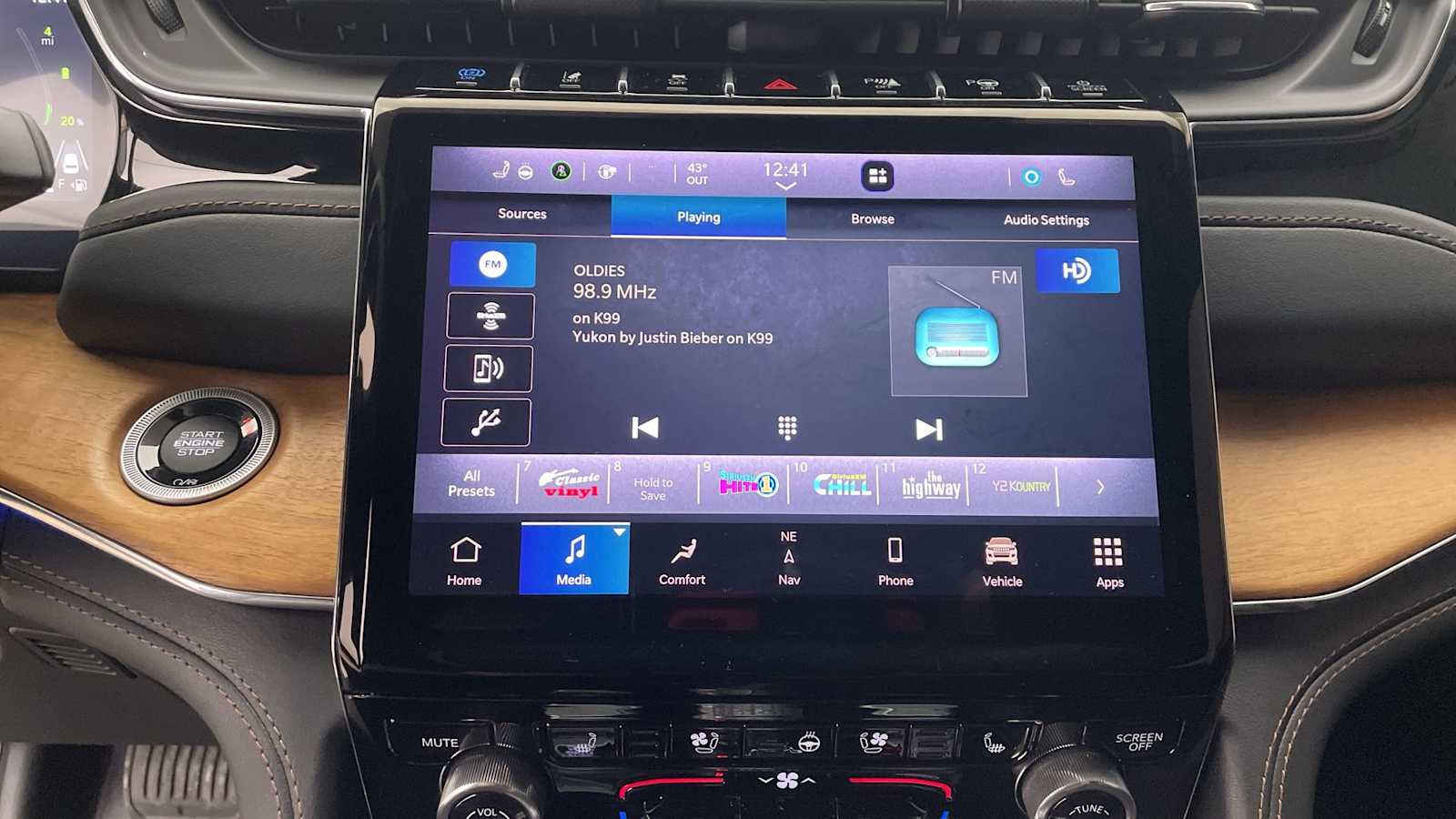 Thumbnail: 2023 Jeep Grand Cherokee - 20