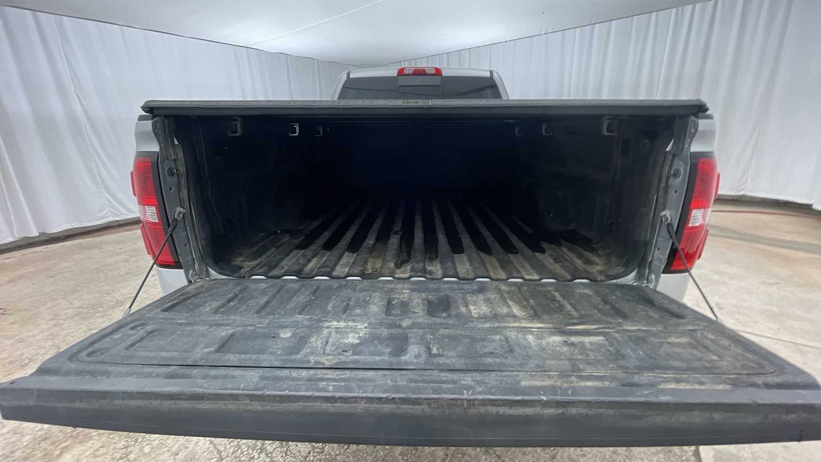 Thumbnail: 2016 GMC Sierra 3500 - 29