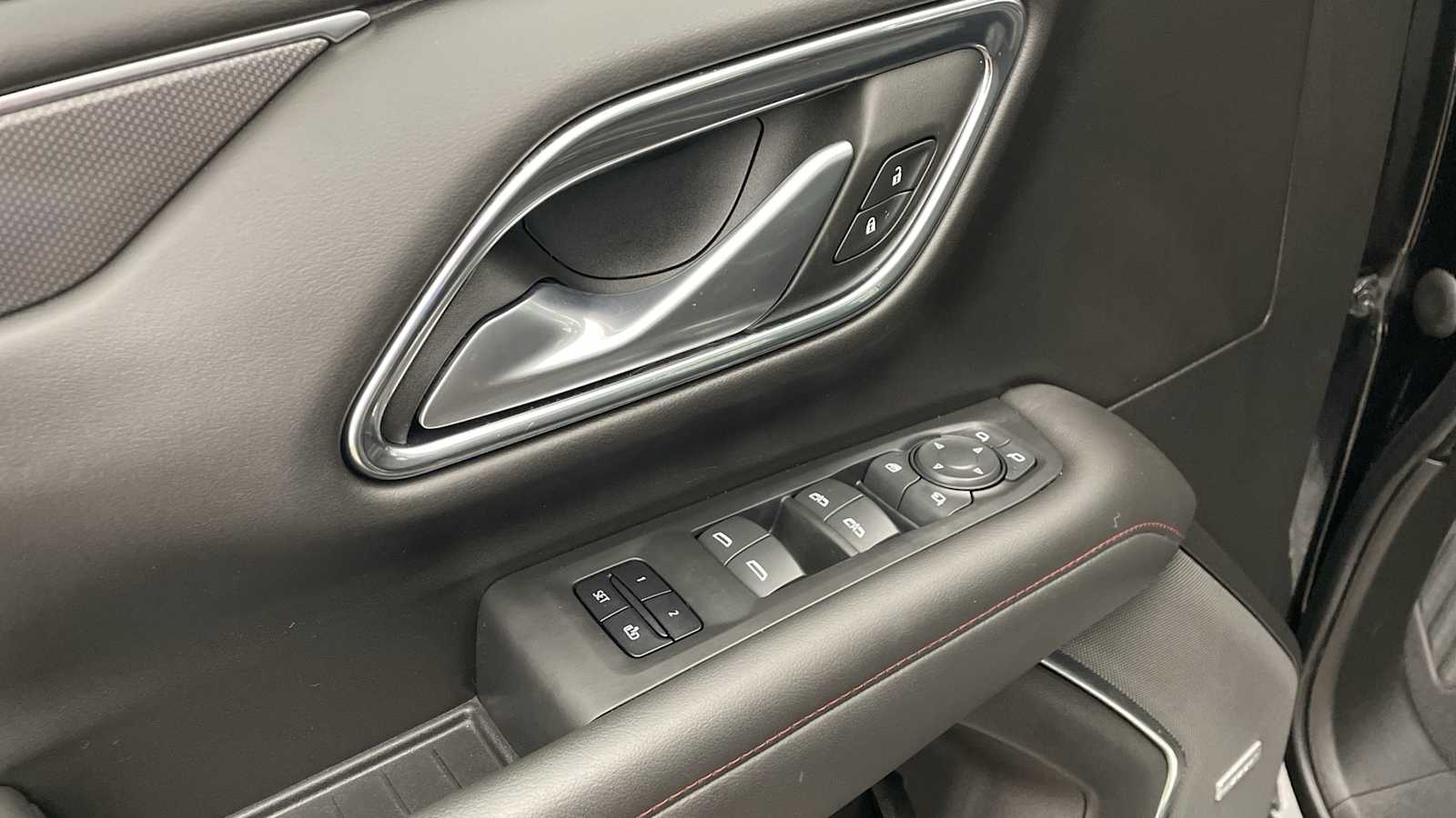 Thumbnail: 2022 Chevrolet Suburban - 7
