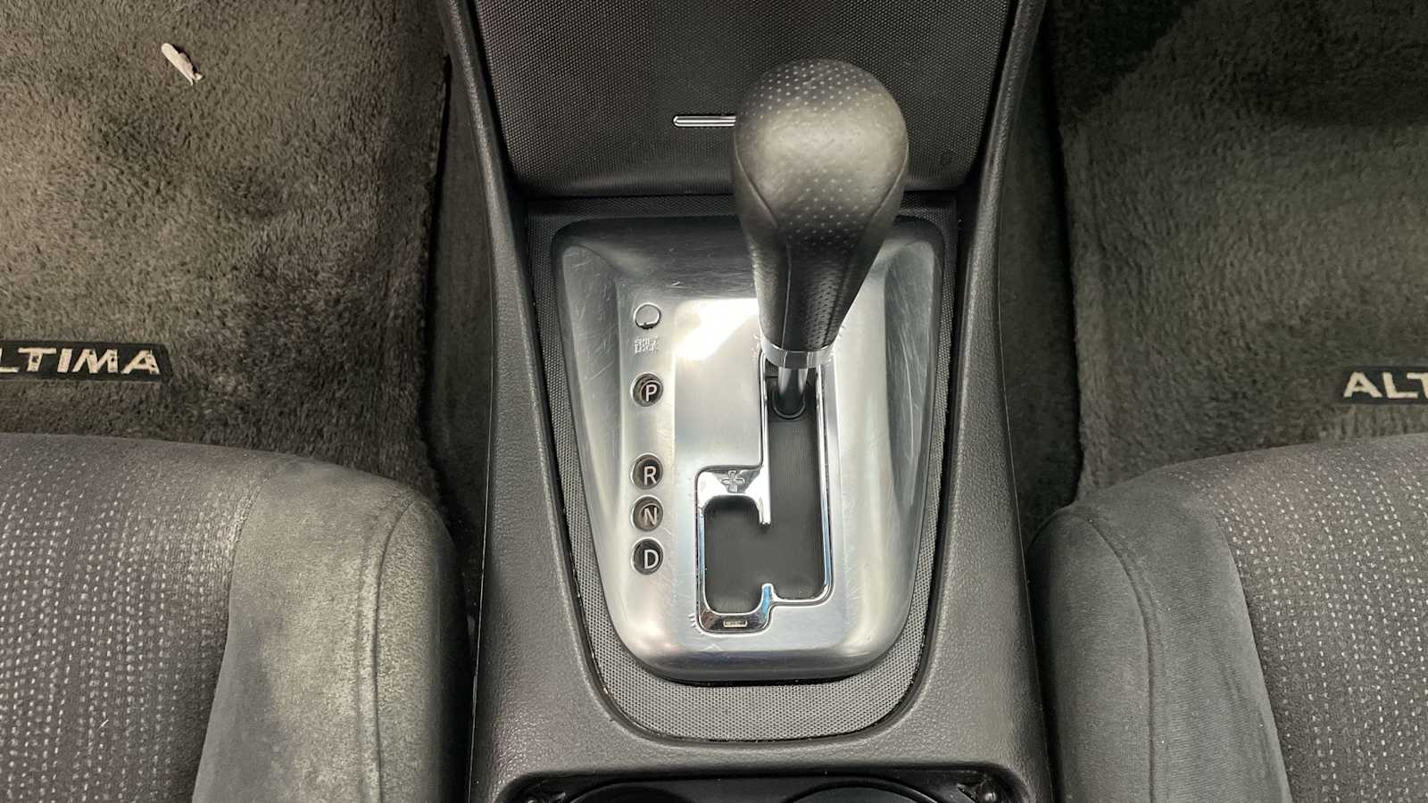 Thumbnail: 2012 Nissan Altima - 17