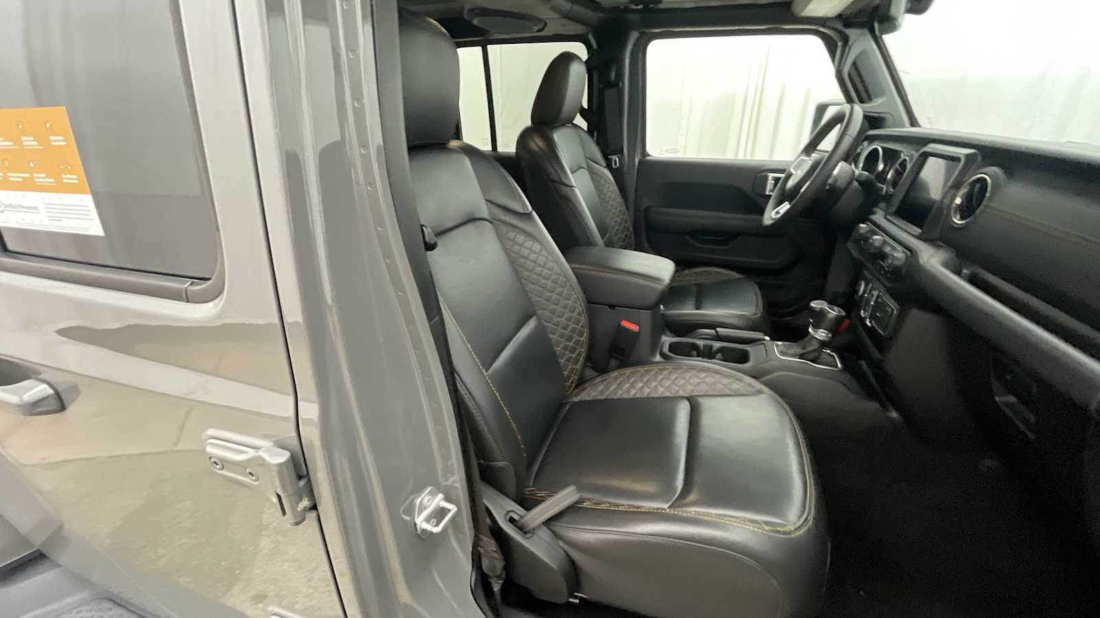 Thumbnail: 2023 Jeep Gladiator - 12