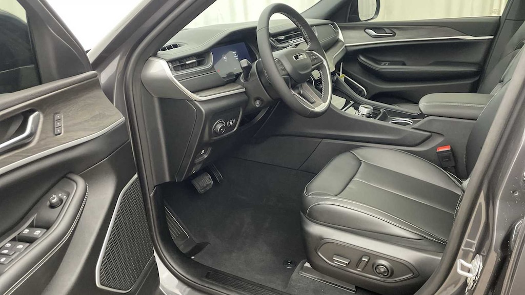 New 2025 Jeep Grand Cherokee LIMITED 4X4 Sport Utility