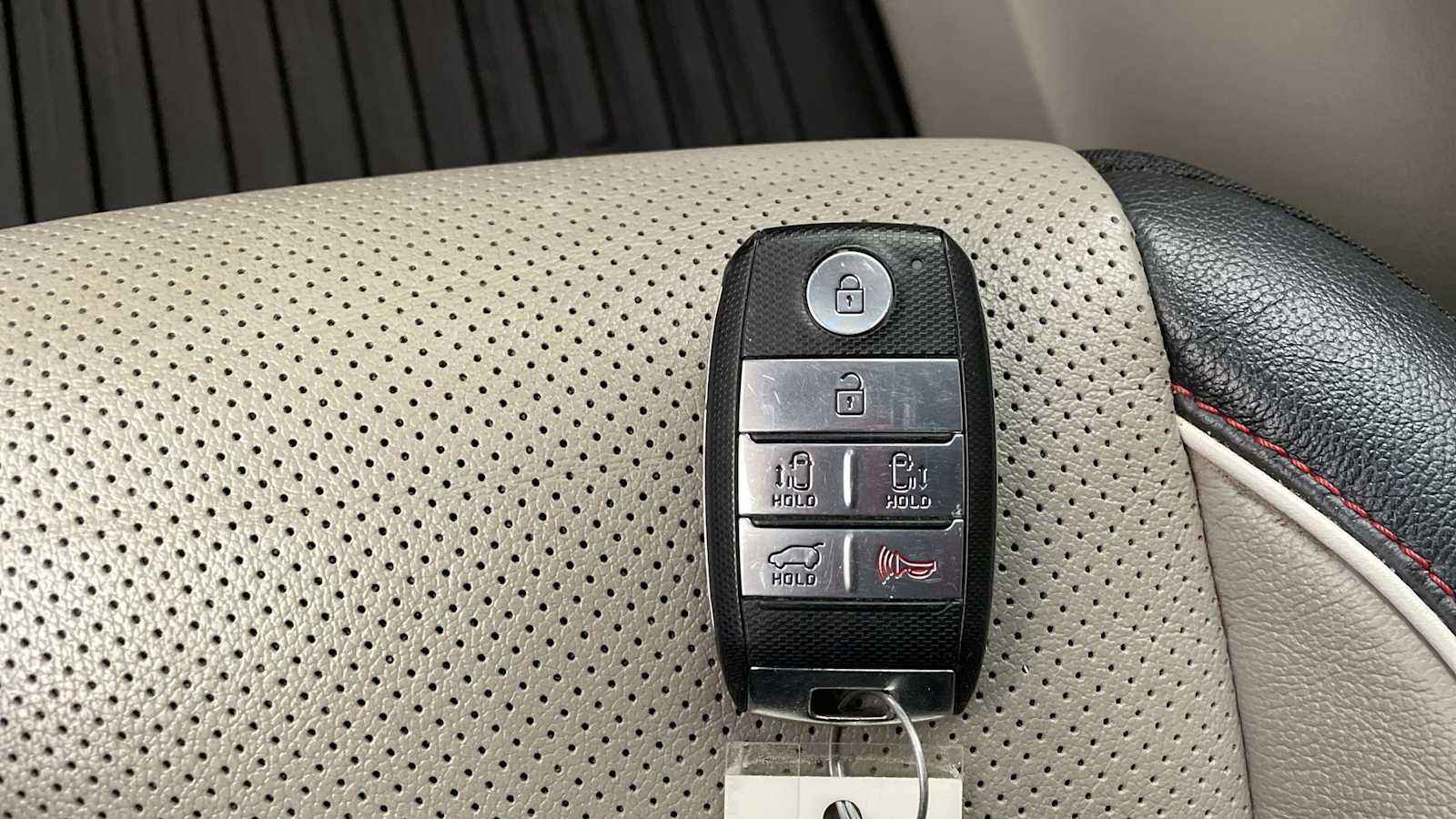 Thumbnail: 2020 Kia Sedona - 25