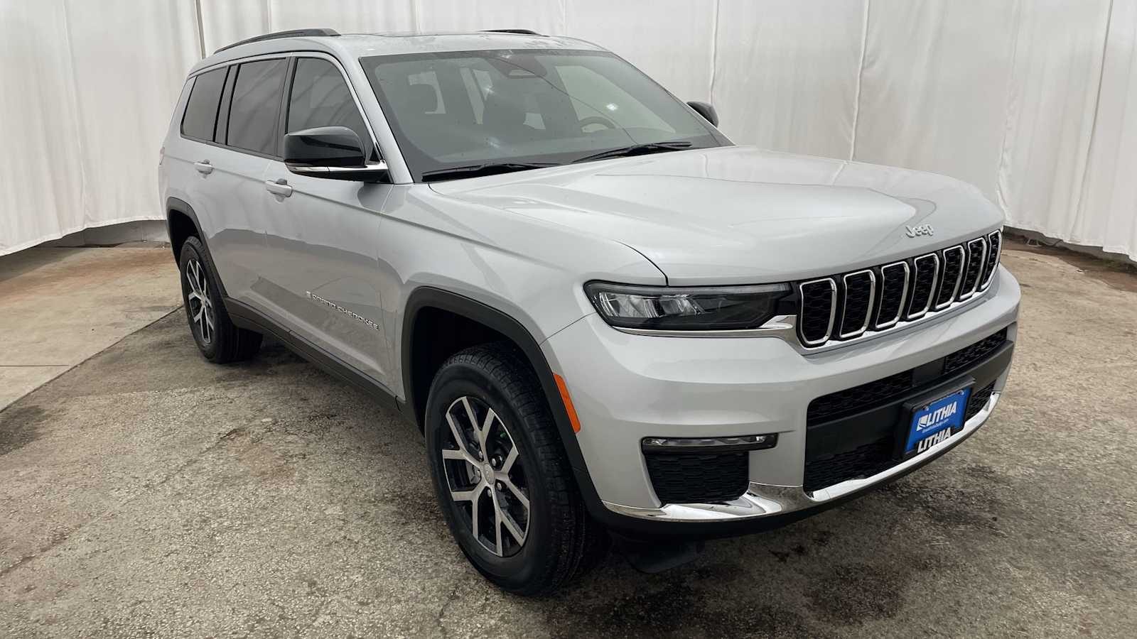 Thumbnail: 2025 Jeep Grand Cherokee - 39