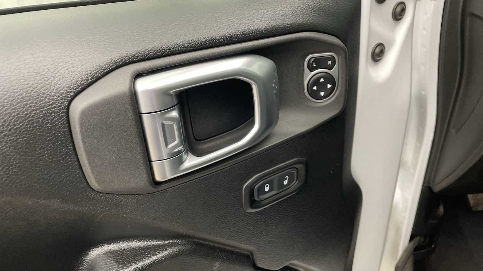 Thumbnail: 2020 Jeep Wrangler - 6