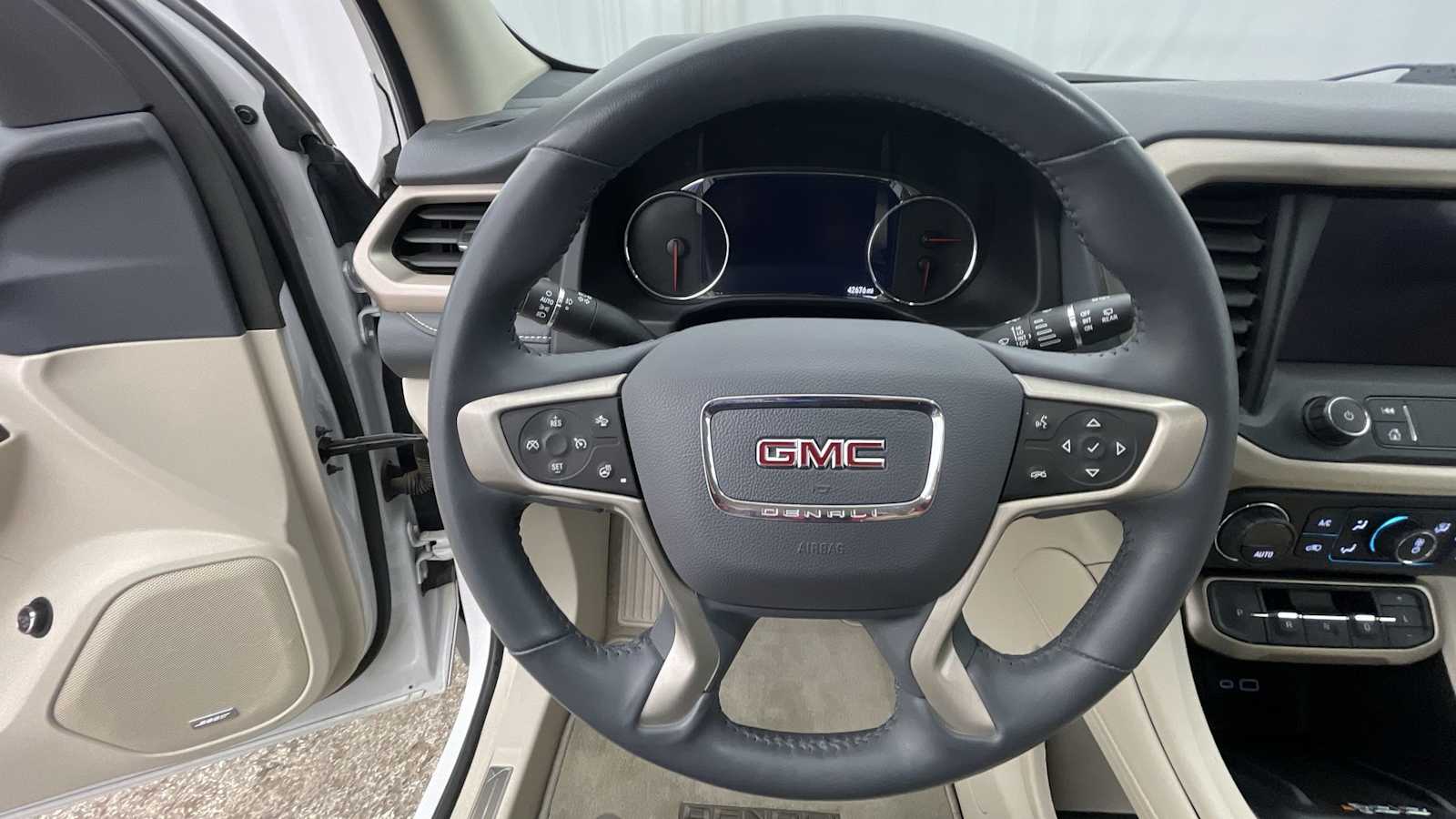 Thumbnail: 2022 GMC Acadia - 15