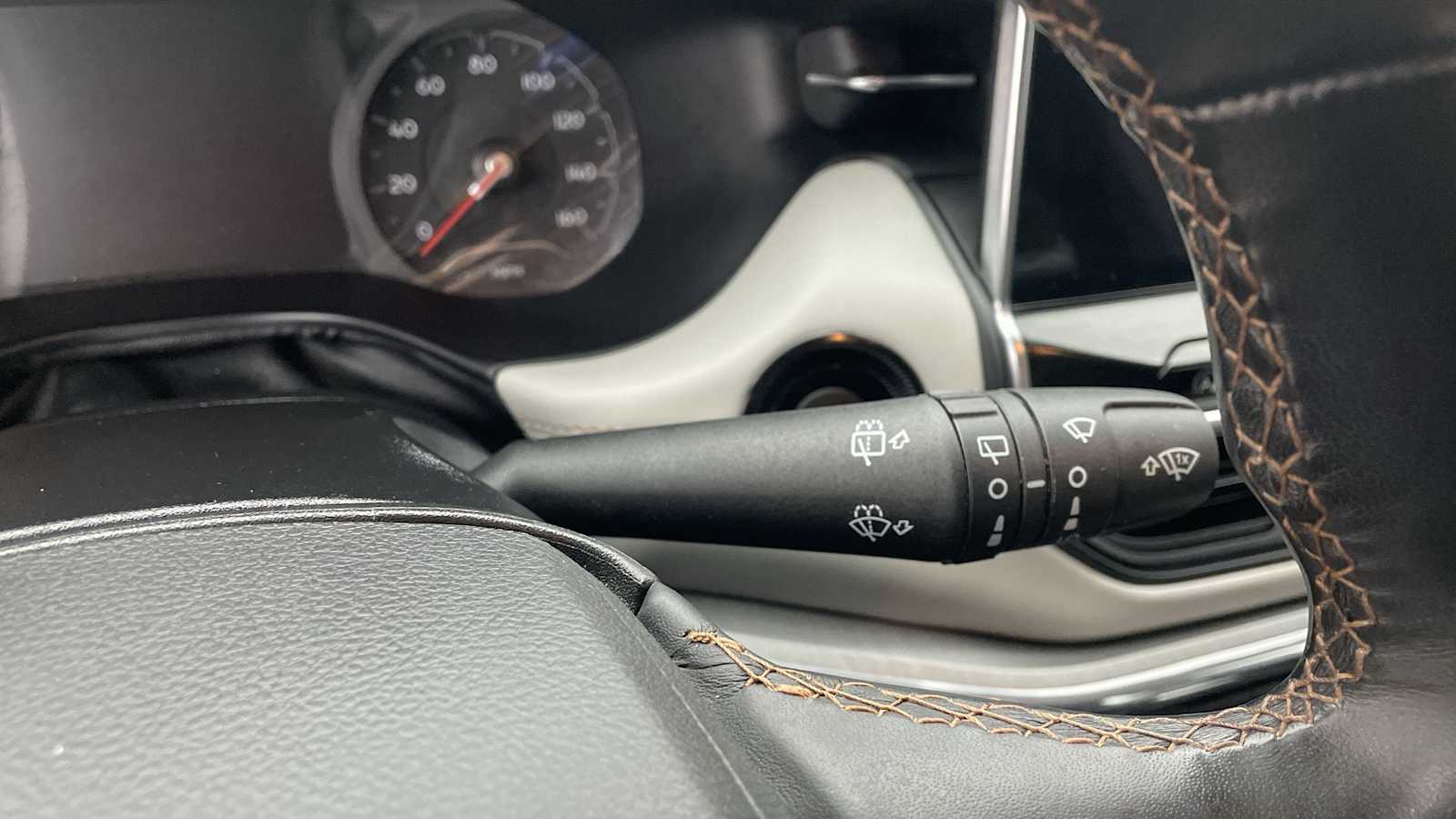 Thumbnail: 2022 Jeep Compass - 14