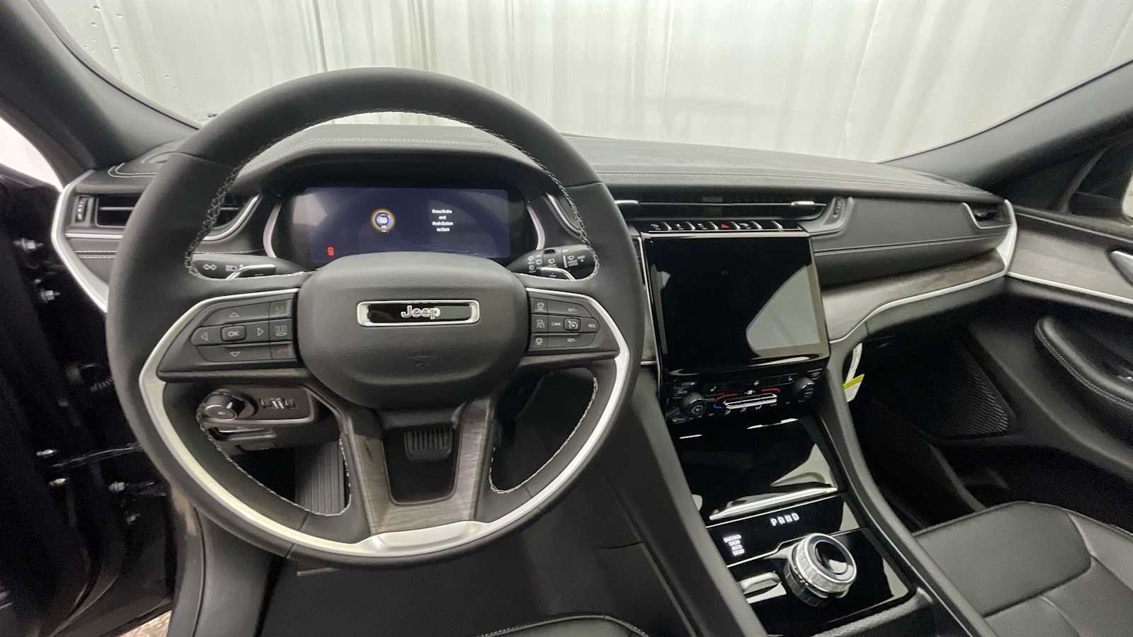 Thumbnail: 2025 Jeep Grand Cherokee - 3