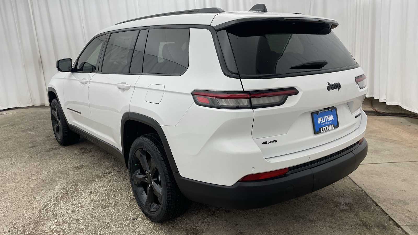 Thumbnail: 2025 Jeep Grand Cherokee - 36